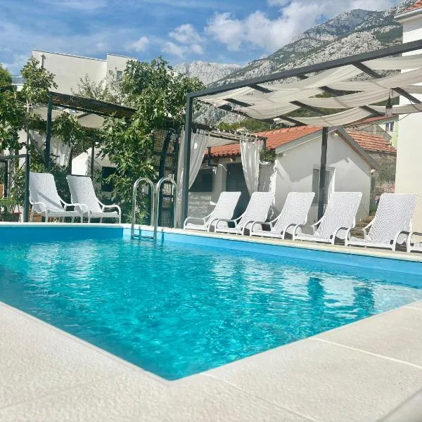 Summer app Pool Spa jacuzzi 2, hotel u Makarskoj