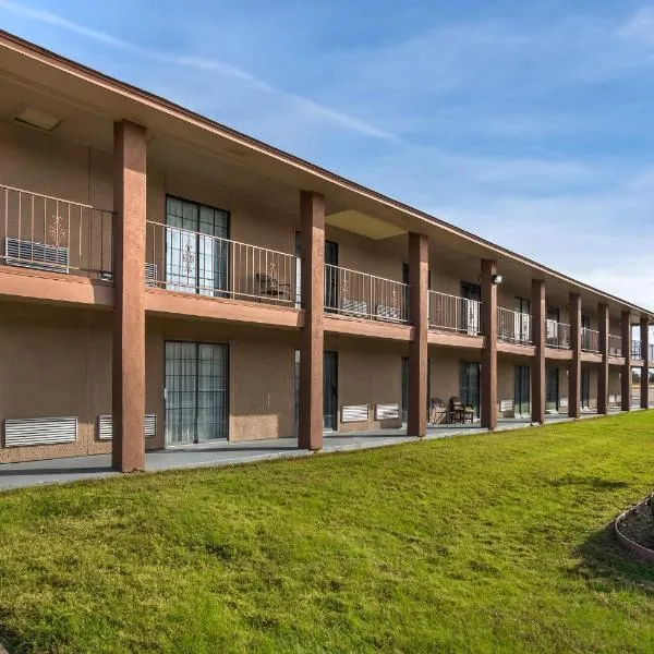 Red Roof Inn & Suites Sulphur Springs, hotel in Sulphur Springs