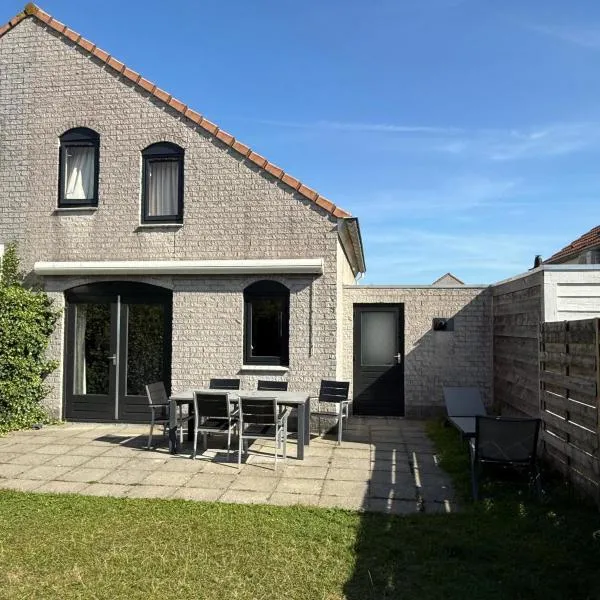 Vakantiehuis Strand ,water,met infraroodsauna、ブレスケンスのホテル