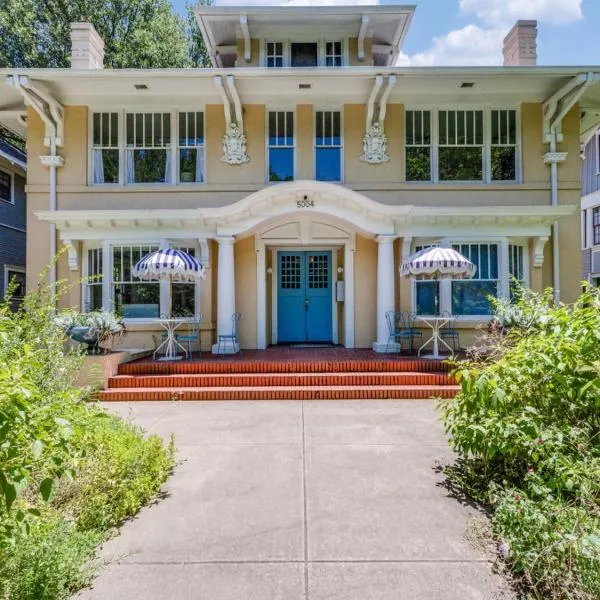 Historic Central Dallas Apartment - Modern & Roomy, hotel v destinaci Dallas