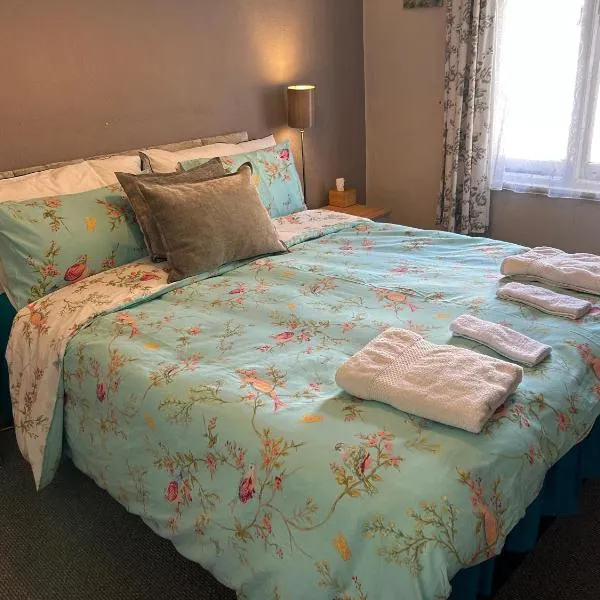 The Old Brasserie & Rooms @ no.8, hotel in Dartmouth