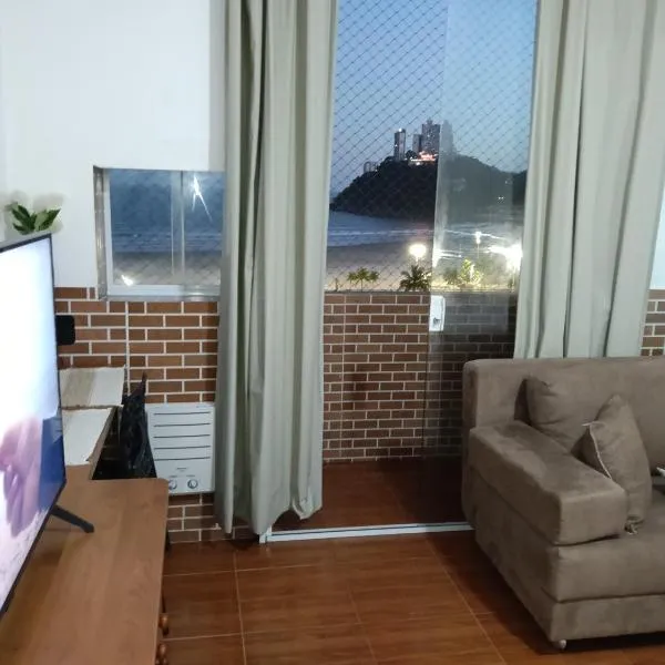 Studio São Lucas super localizado frente praia, khách sạn ở São Vicente