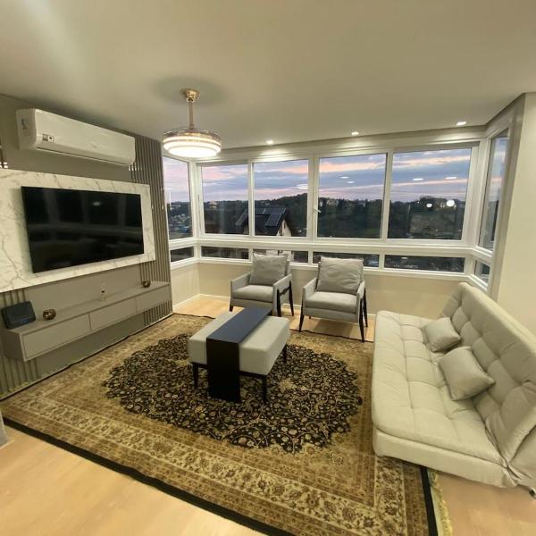 Apartamento CENTRO GRAMADO próximo RUA COBERTA LUXUOSO
