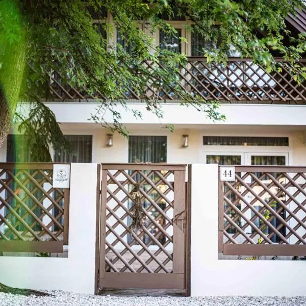 Keszeg44 Vendégház โรงแรมในทิสซาเคชเค