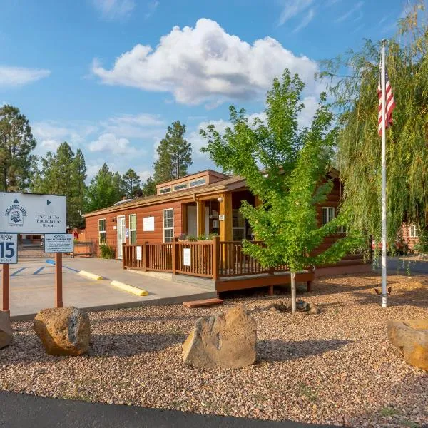 PVC at The Roundhouse Resort、パイントップ・レイクサイドのホテル