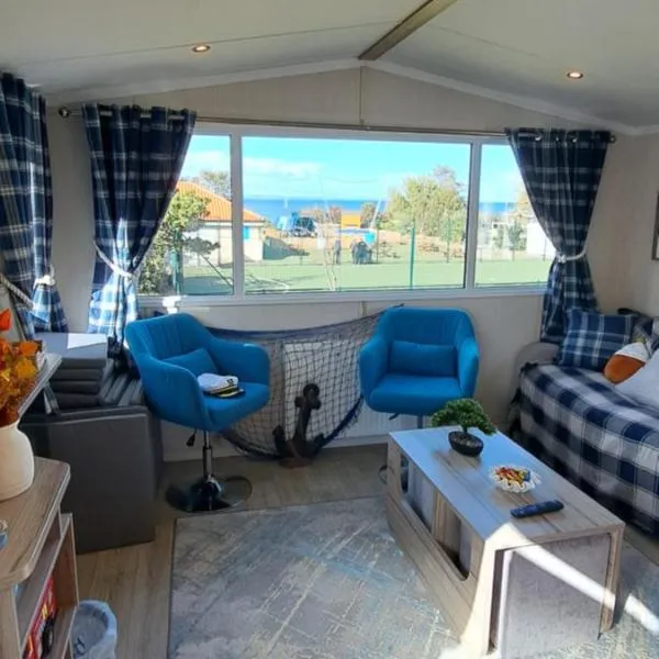 Sea view holiday home with accessible ramp and WiFi, hotel v destinaci Port Seton