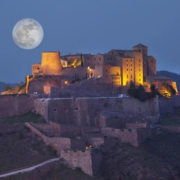 Parador de Cardona, hotel Cardonában