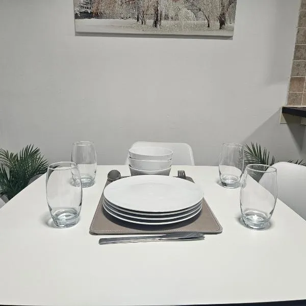 Cosy 3 Bedroom Bungalow with Private Parking and Rear Garden, hotel in Milton Keynes