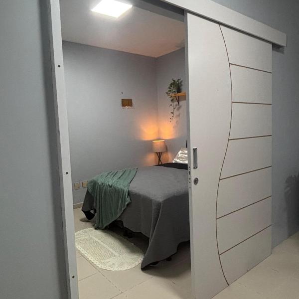 Casa com garagem e 2 quartos