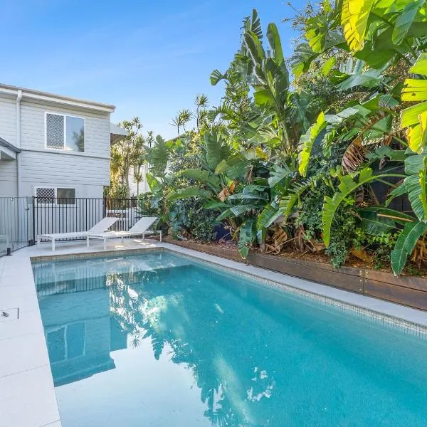 Bridgeport pet-friendly Pool Getaway, hotel in Margate
