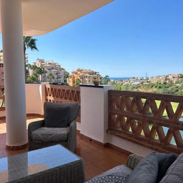 Mirador at Island Resort, hotel in Sitio de Calahonda