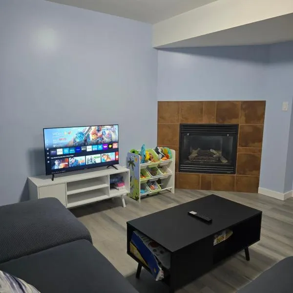 Private basement suite, hotel a Langley