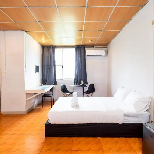 X At Gate Suvarnabhumi Airport - แอท เกท สนามบินสุวรรณภูมิ, hotel in Ban Khlong Prawet