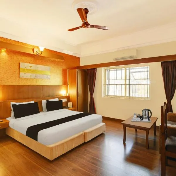 Super Townhouse Oak City Center Kushal Nagar, hotel v destinaci Madikeri