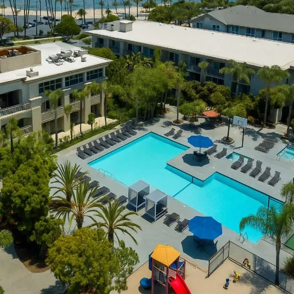 Marina Breeze 1BR & 2BR - Pool, Hot Tub, Gym - Close to Beach、ロサンゼルスのホテル