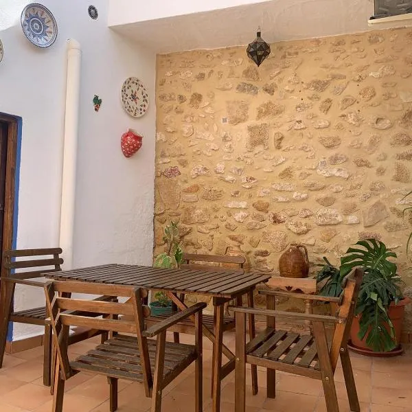Entre montañas y mar, Casa Quim Montesa, hotel in Montesa
