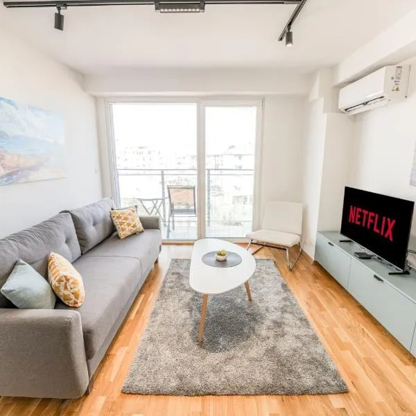 Premium 1BR Free Parking APT Near Lake & Old Town, hotel in Ohrid