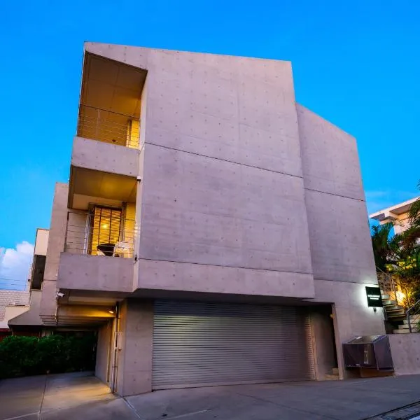 onna resort nakadomari ビーチまで車で4分 最大12名OK 中庭付き貸切ヴィラでくつろぐ恩納村ステイ, hotel v destinaci Onna