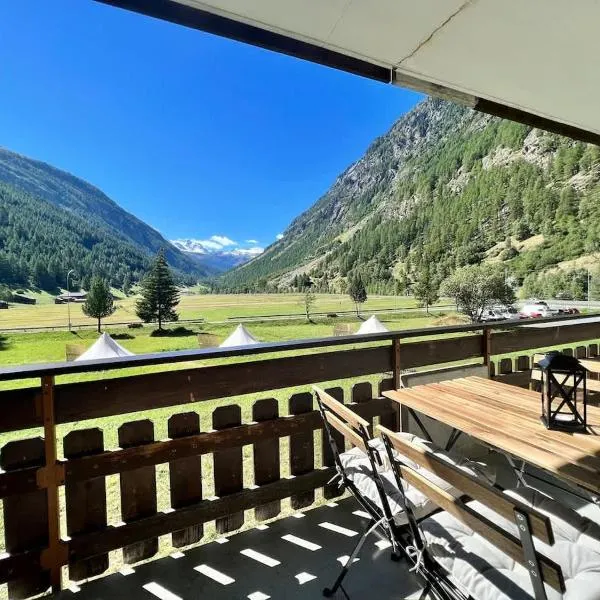 Mountain magic apartment for 6 Near Zermatt with parking!, hotel in Täsch