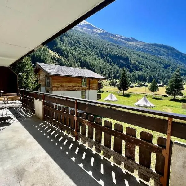 Mountain magic apartment for 6 Near Zermatt with parking!, hotel em Täsch