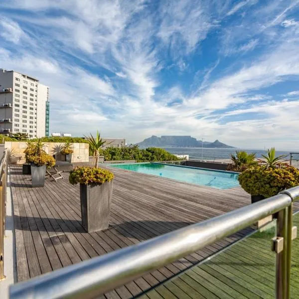 Luxury Beachfront Apartment in Blouberg- 1 bedroom, hotel in Bloubergstrand