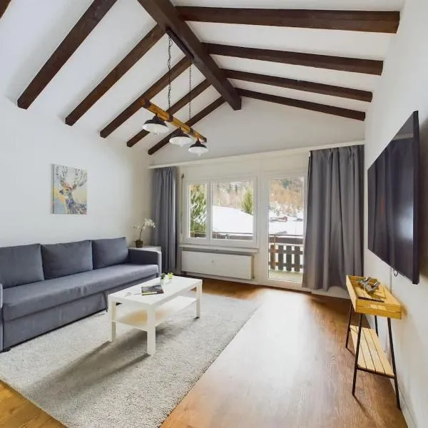 Panorama apartment for 4 near Zermatt, hotel in Täsch