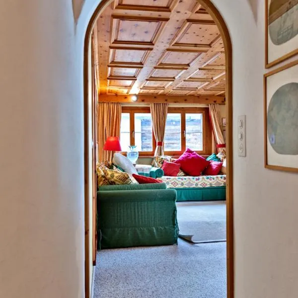 Chesa Grischuna 2pax- Madulain, hotel v destinaci Madulain