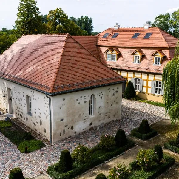Alte Kirche im Schloss Beuchow, hotel v destinácii Groß Beuchow