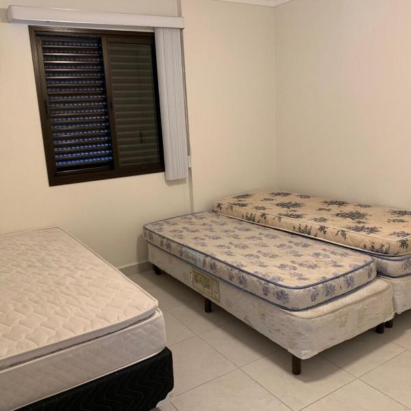 Apto Pé na Areia melhor praia do Guarujá, Tombo 2 dormitórios com suíte - Foto 2