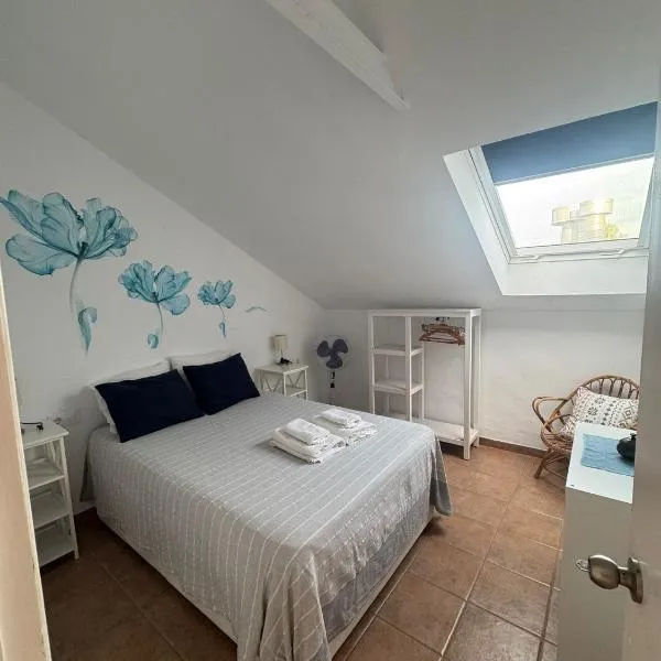 Son de Mar 2, hotel in Bolonia