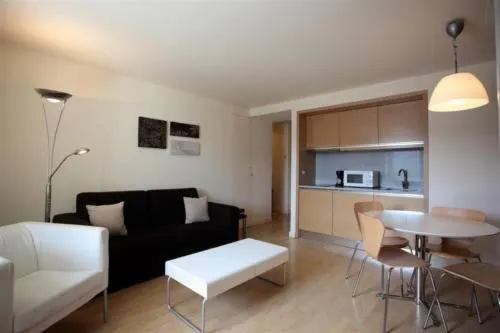 Casa de los Beneficiados, hotel v destinaci Roncesvalles