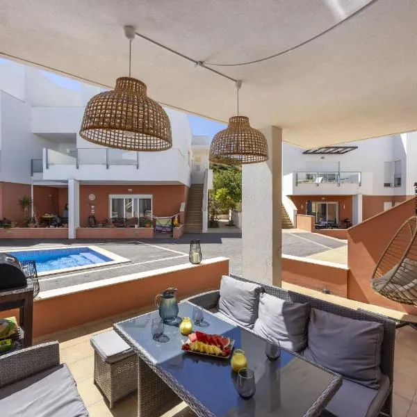 Casa do Mar Condomínio dos Aromas by CoolHouses, hotel v destinaci Burgau