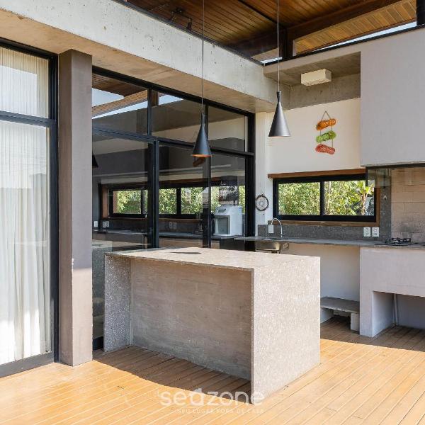 Casa confortável próximo a Praia do Rosa EGI001