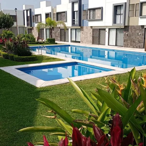 Casa Alcatraz con Alberca, Cuernavaca Morelos, hotel en Tezoyuca