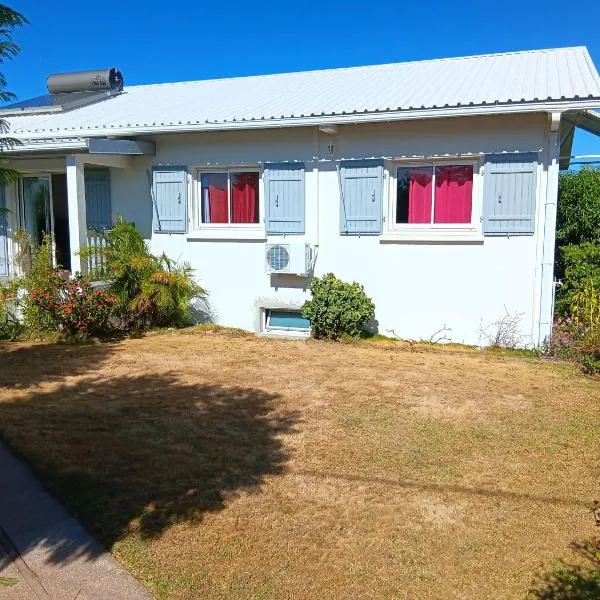 LOGEMENT ENTIER SAINT JOSEPH " CLASSE 3 ETOILES " par ATOUT FRANCE، فندق في سانت-جوزيف