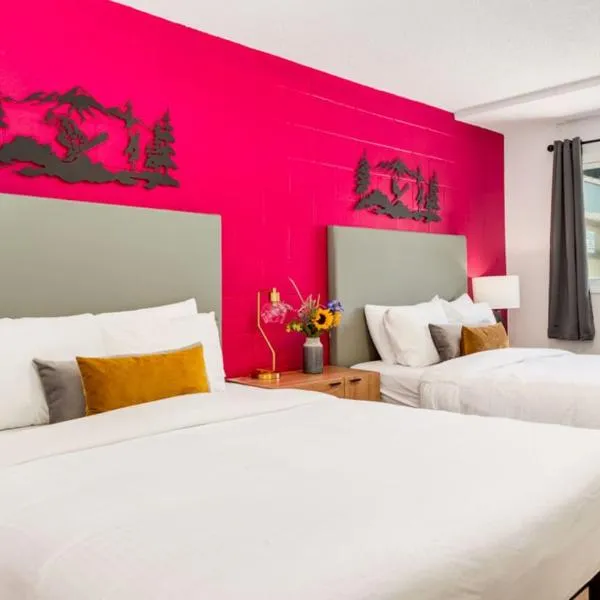 Gateway Suites Rocky Mountains Private Double room close to Banff, hotel i Canmore