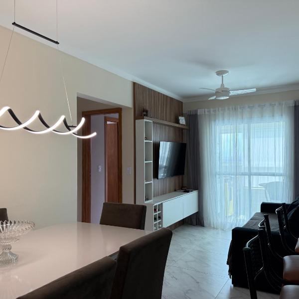 Apartamento Vista Mar Mirim 2 Dormitorios suite com Wifi para até 8 pessoas 1 vaga de estacionamento