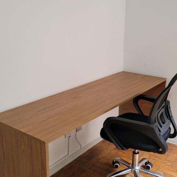 Quarto em apartamento com vida a pé no BOM FIM