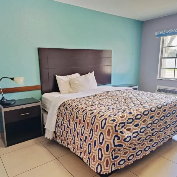 Woodfield Inn & Suites Hotel O, Yoakum TX 111, hotel v destinaci Yoakum