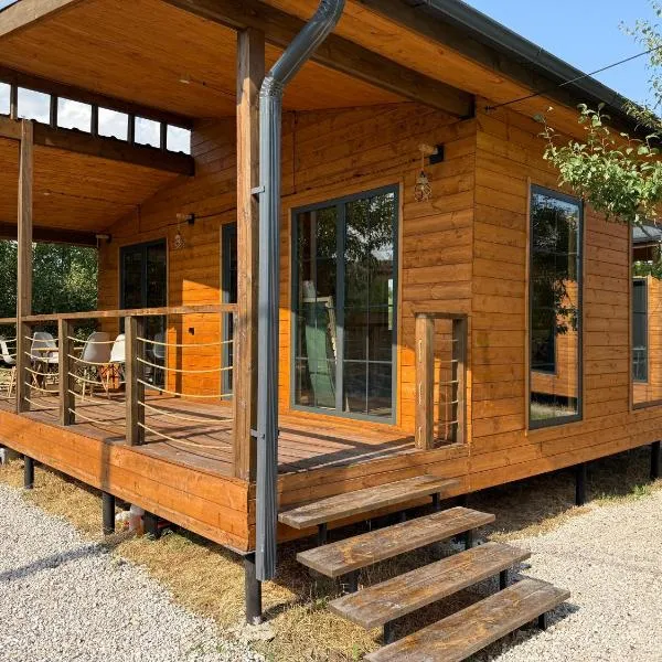 Parpi Riverside、Pʼarpiのホテル