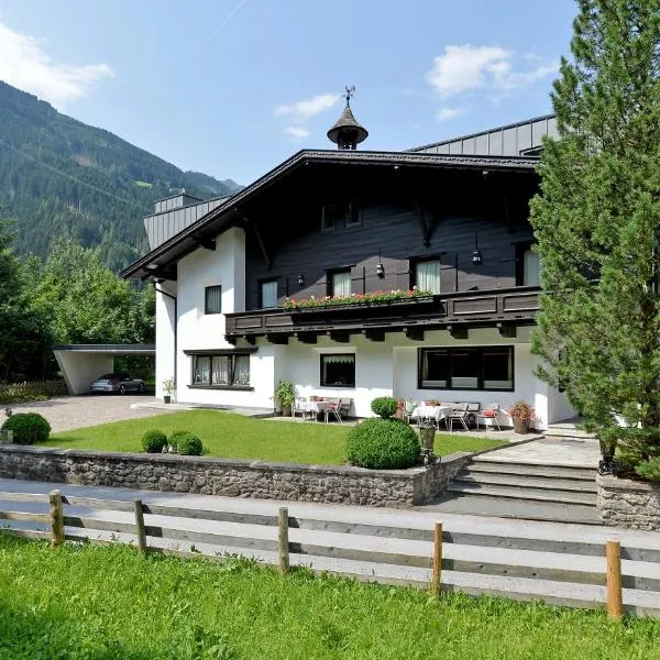 Alpin Hotel Garni Eder - Private Living, hotel en Mayrhofen