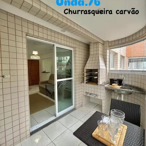 Onda76 Ap temporada Praia Grande Beira Mar churrasqueira carvão, hotel in Praia Grande