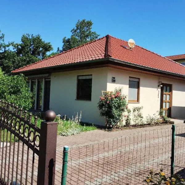 Ferienhaus Naehe Kulkwitzer See, hotel v Lipsku