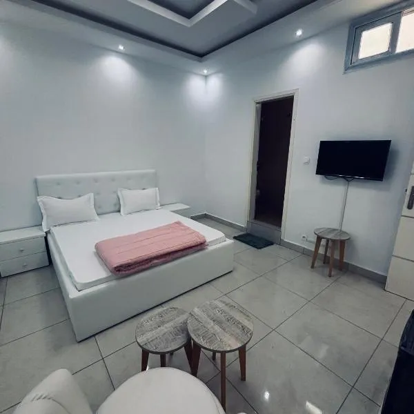 RESIDENCE EL HADJI ANNEXE - les Mamelles, hotel em Dakar