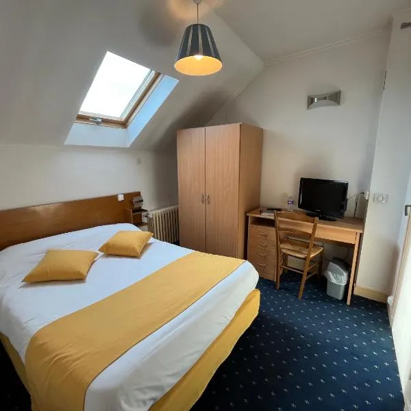 Logis Hôtel & Restaurant de la Barque, hotel em Beaumont-sur-Sarthe