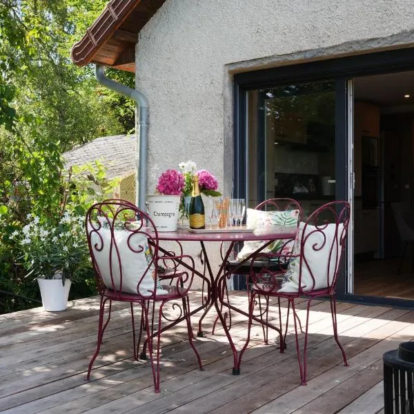 TREE LODGY - Linae, hotel in Ray-sur-Saône