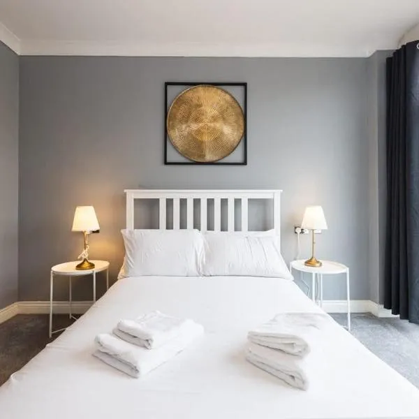 The Sharston - Free Parking & Close To Airport, hotel in Wythenshawe