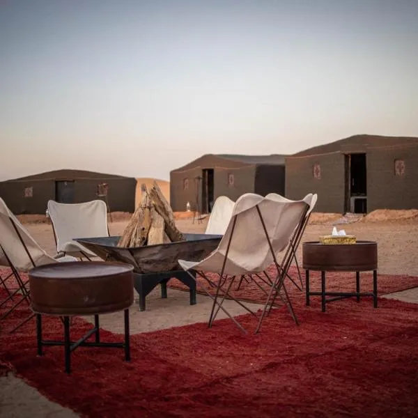 Erg Chigaga Desert Luxury Camp, hotel v destinaci Mhamid
