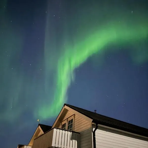 Idyllisk sjøhus på Naurstad, khách sạn ở Bodø
