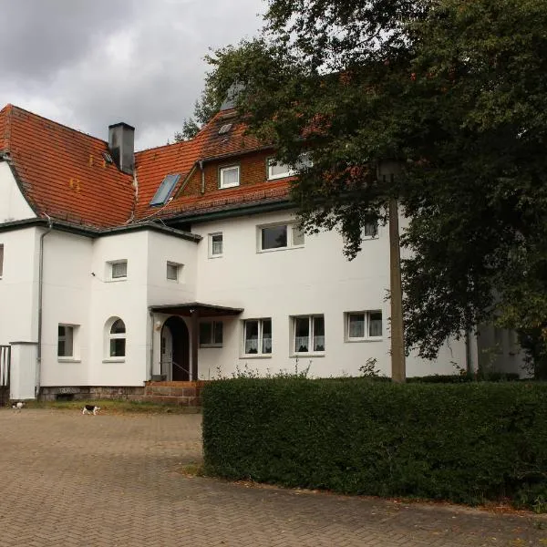 Möblierte Zimmer mit Gemeinschaftsküchen und Wohnungen in Thüringen Wald, hotel en Ohrdruf